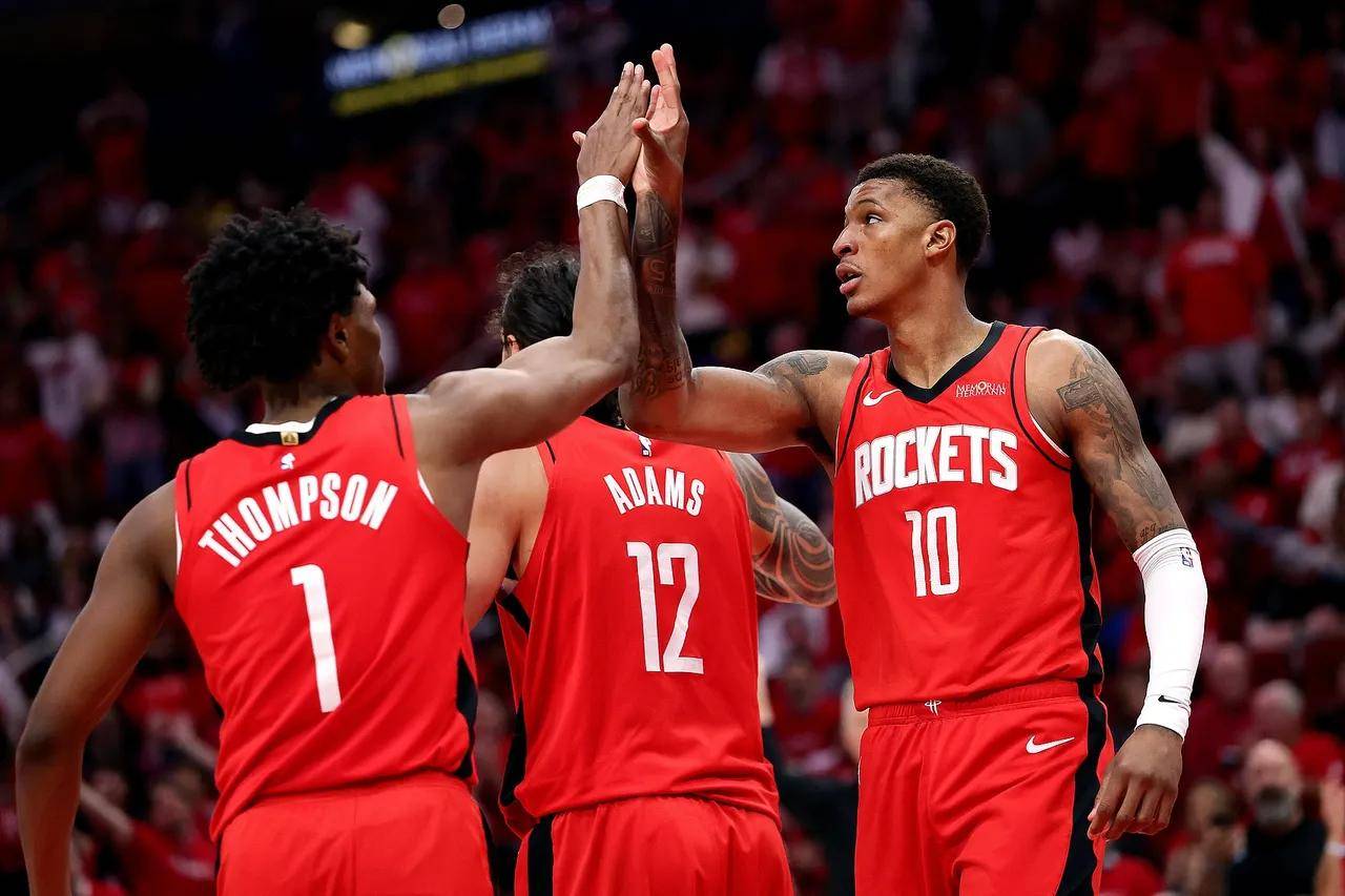 火箭惨败凯尔特人,球队危机重重 火箭惨败凯尔特人,球队危机重重