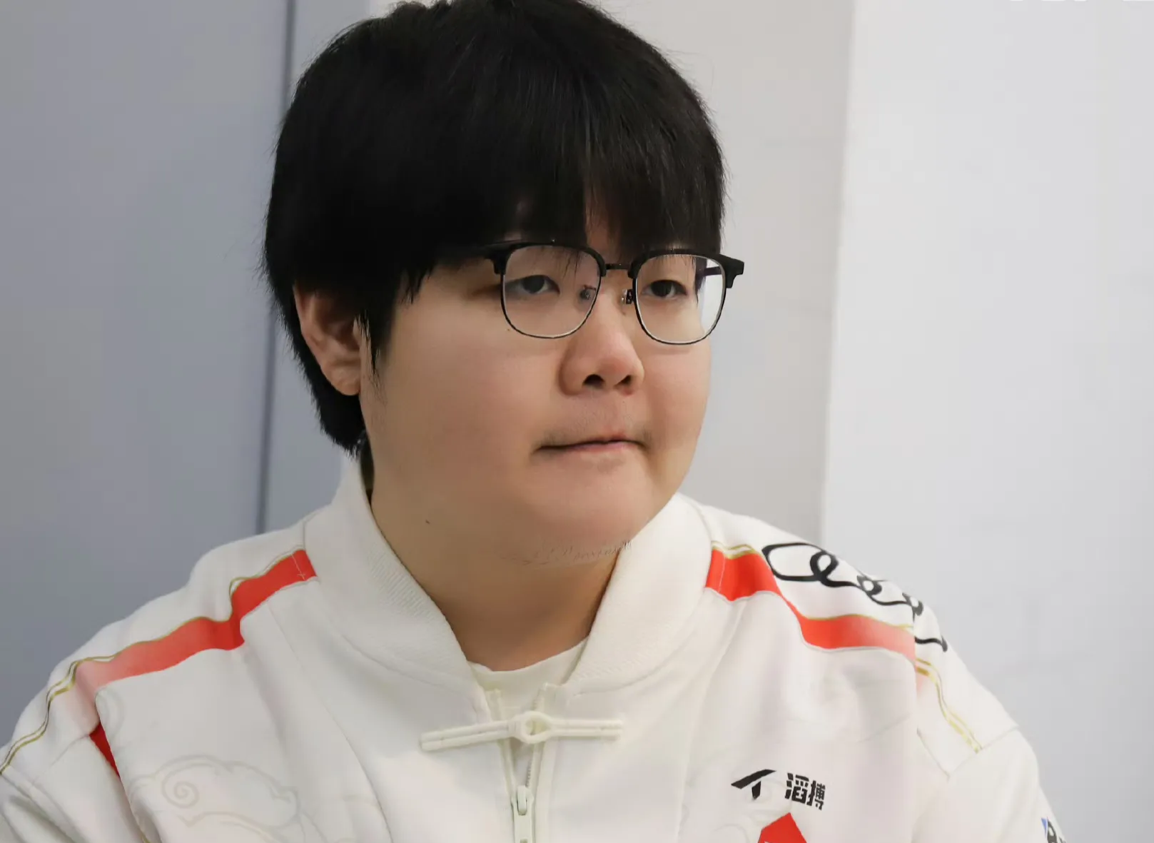 TES强势100T，Chovy打破历史纪录