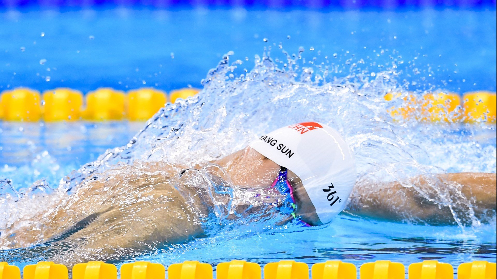 浙江队对阵魔术,恩比德关键回合不手软,一场跨越文化的篮球对话